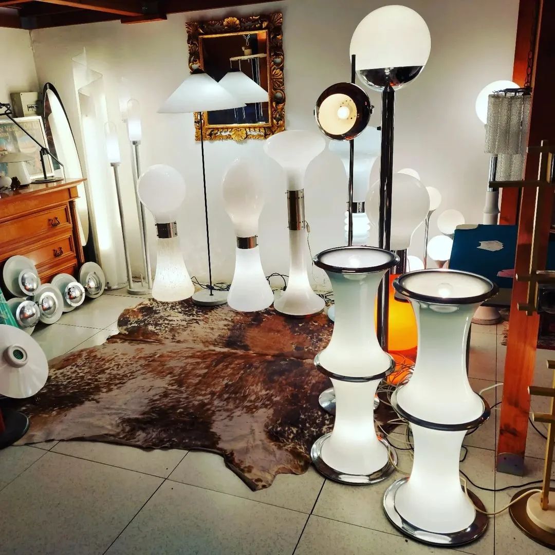 Reposted from @robdematt91 #robdematt91 #lampadedesign #vintage #design #modernariatoitaliano #carlonason #modernariatodesign #modernariato #modernart #designinspiration #designinterior #designing #designer #luxurylighting #modernarts #muranolighting #interior4you #interiordesign #architettiitaliani #antiquariato #robdematt #artemide #guzzini #kartell #fontanaarte #mazzega #reggiani #sciolari #midcentury #midcenturylamp